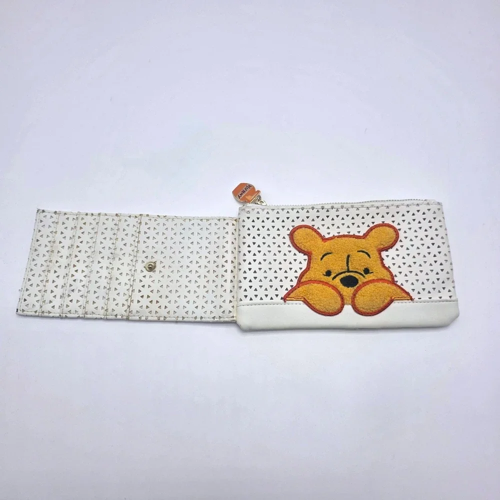 Disney Winnie the Pooh White Perforated Bifold Wallet Wristlet Hunny Pot Pull